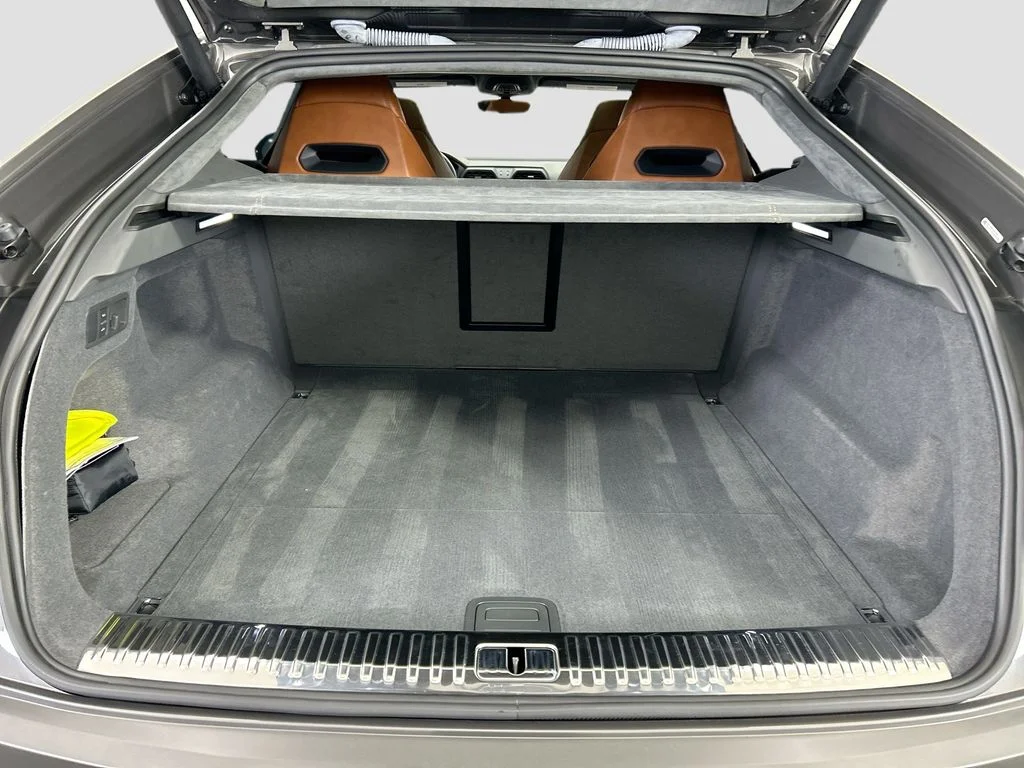 Used 2021  Lamborghini  image 27