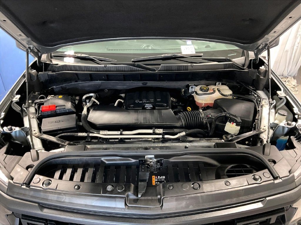 Used 2023 Gray Chevrolet Custom image 28