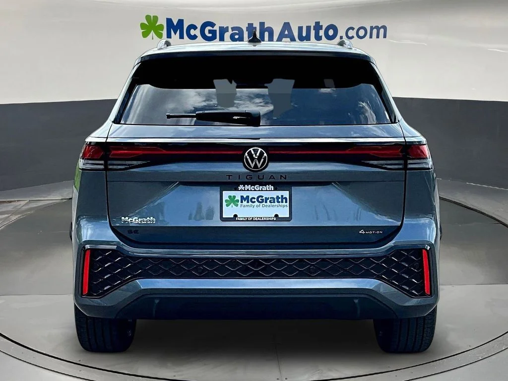 New 2026 Platinum Gray Metallic Volkswagen 2.0T SE R-Line Black image 4