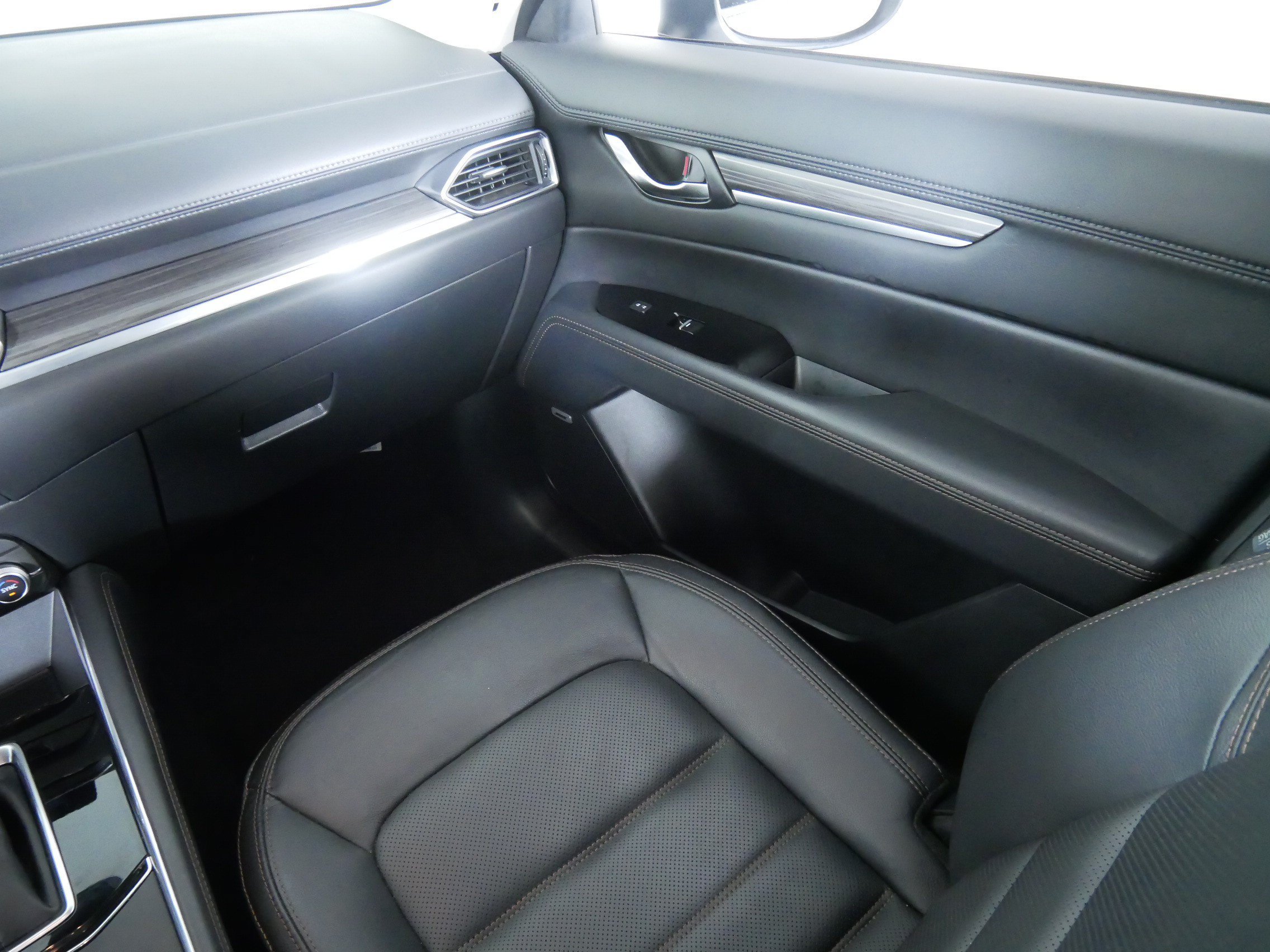 Certified Used 2025 Platinum Quartz Metallic Mazda 2.5 S Preferred Package image 11