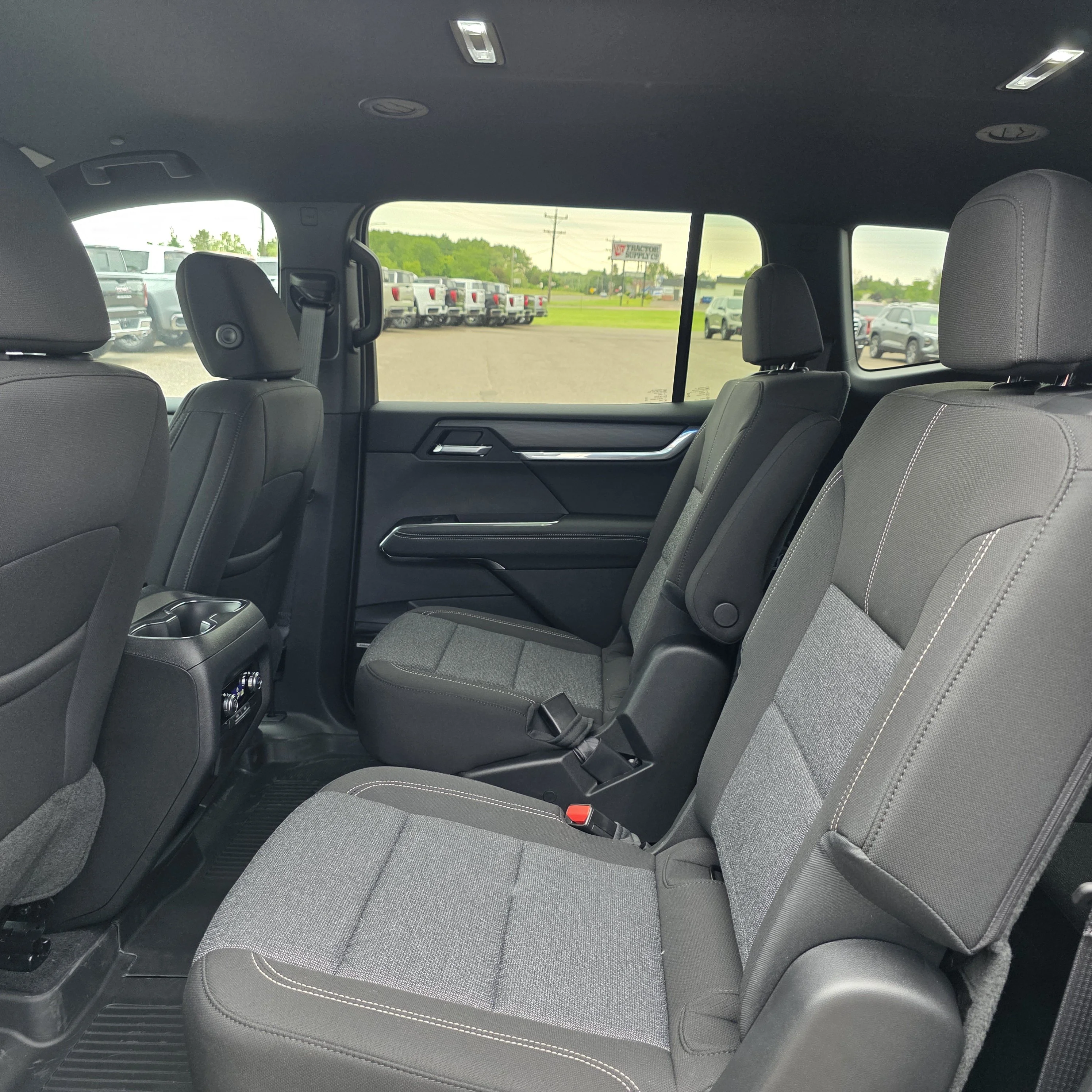 2026 GMC Acadia Elevation - Photo 15