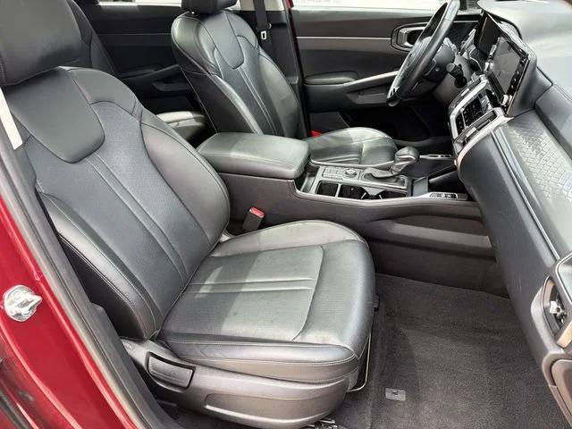 Used 2023 Red Kia S image 28