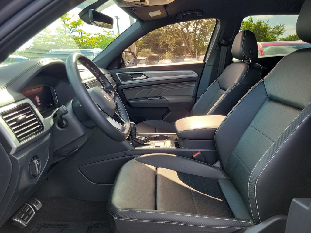 Used 2023 Gray Volkswagen 3.6L V6 SE w/Technology image 15