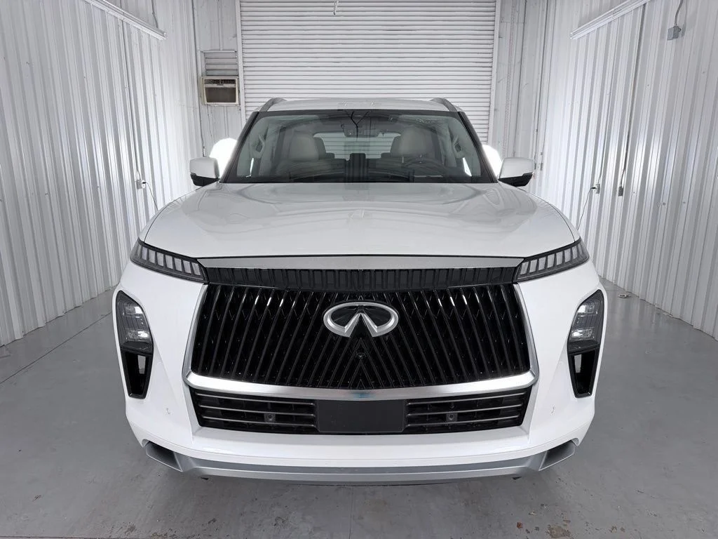New 2026 RADIANT WHITE INFINITI Pure 2WD image 2
