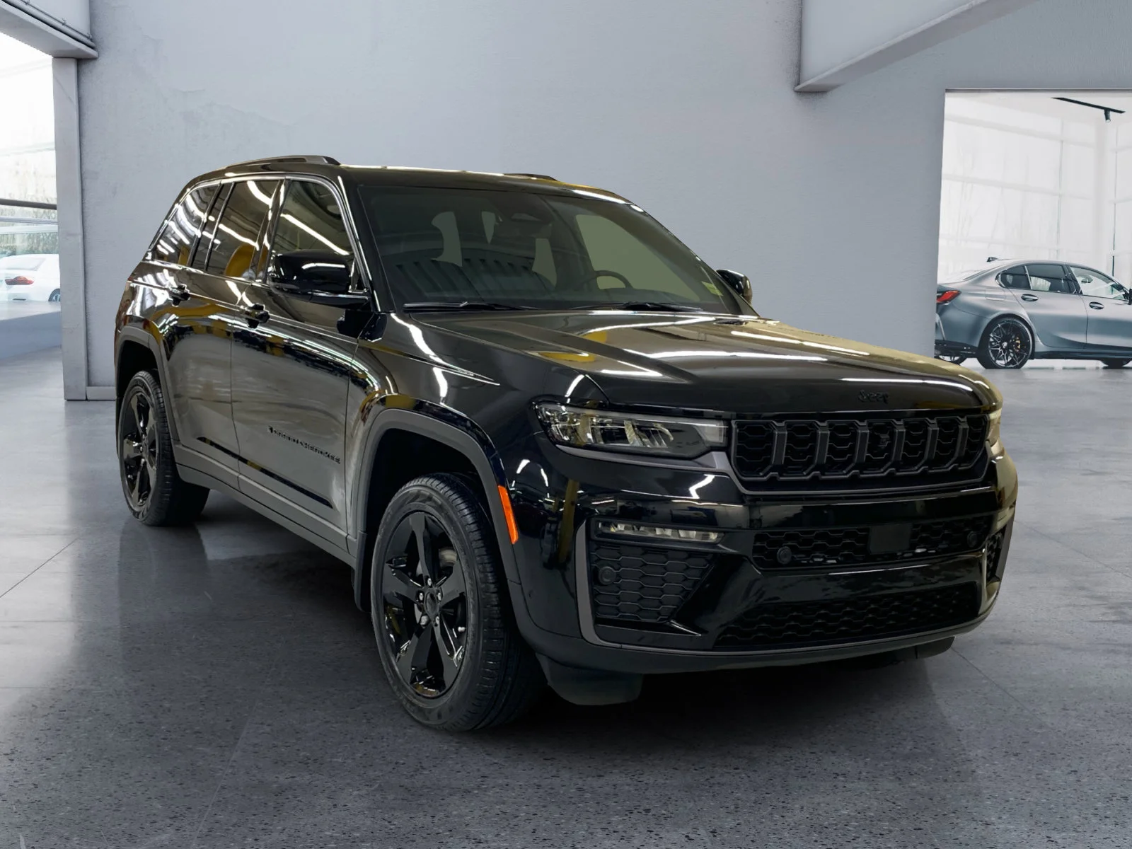 New 2026 Diamond Black Crystal Pearl Jeep Limited image 7