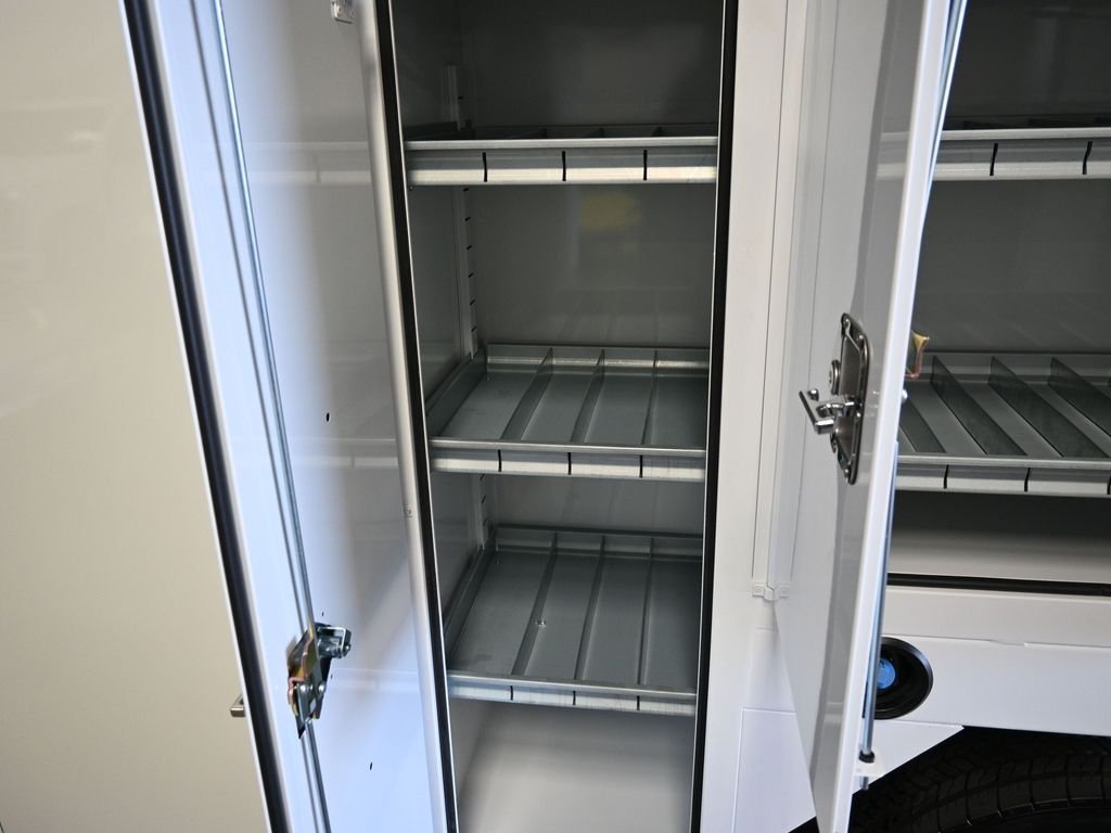 2025 Ford F-550 Super Duty Chassis Cab XL - Photo 31