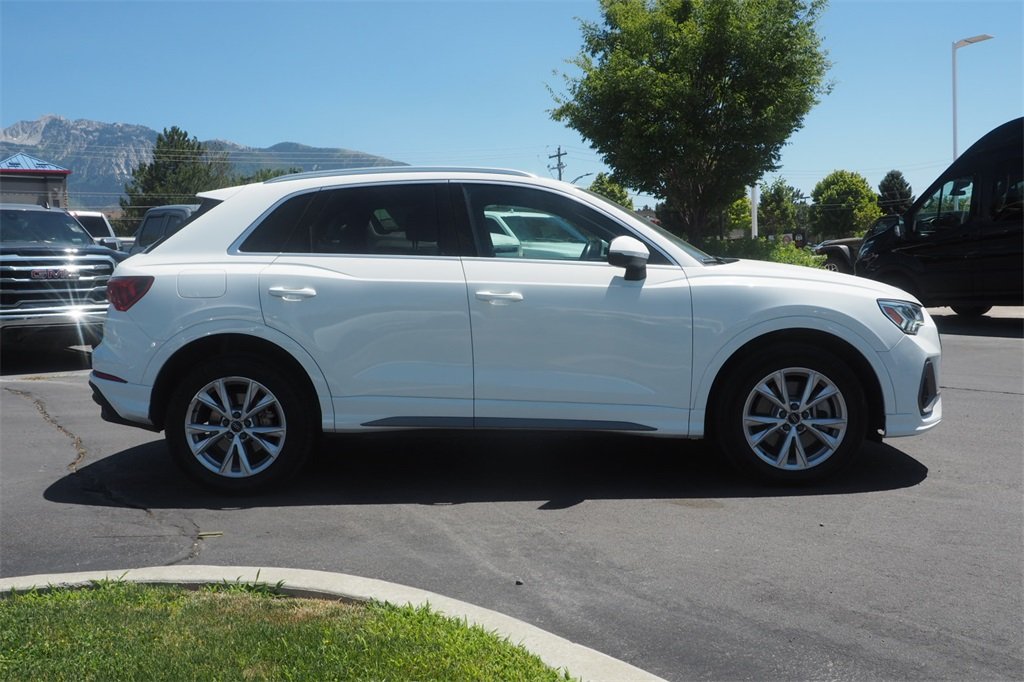 2024 Audi Q3 S line Premium photo 4