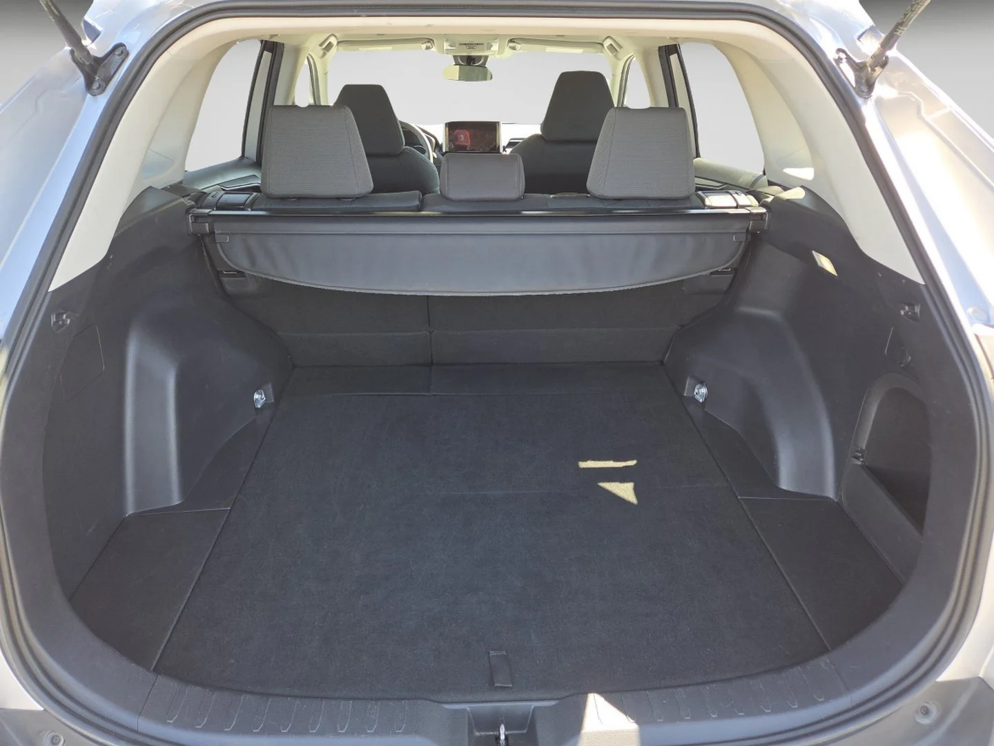 Used 2025 Silver Sky Metallic Toyota XLE image 27