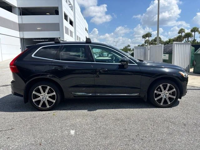 Used 2020 Onyx Black Metallic Volvo T6 Inscription image 2