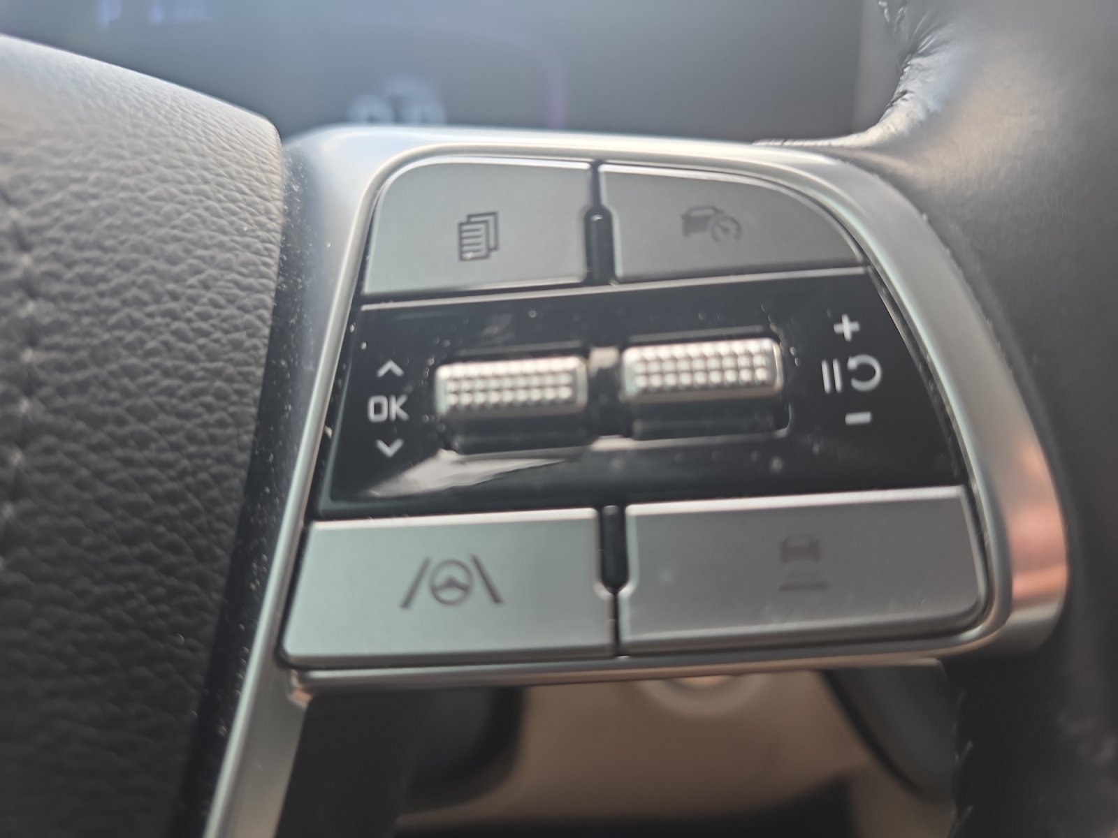 Certified Used 2024 Ebony Black Kia S image 23