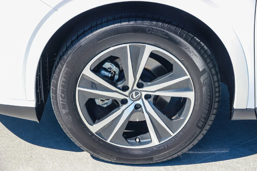 Certified Used 2024 White Lexus 350h Premium image 11