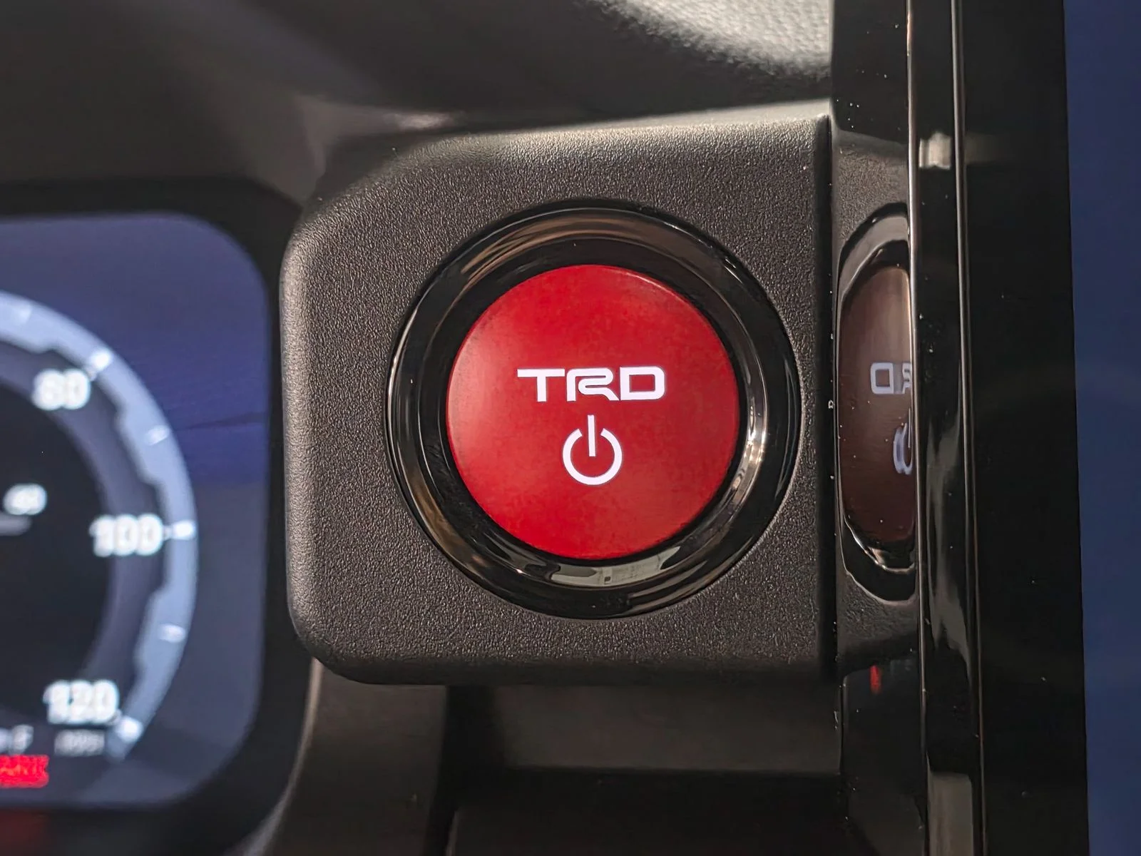 2026 Toyota 4Runner TRD Off-Road - Photo 32