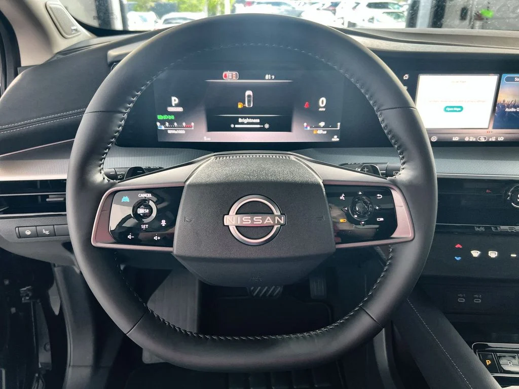 New 2026 Super Black Nissan Platinum image 11