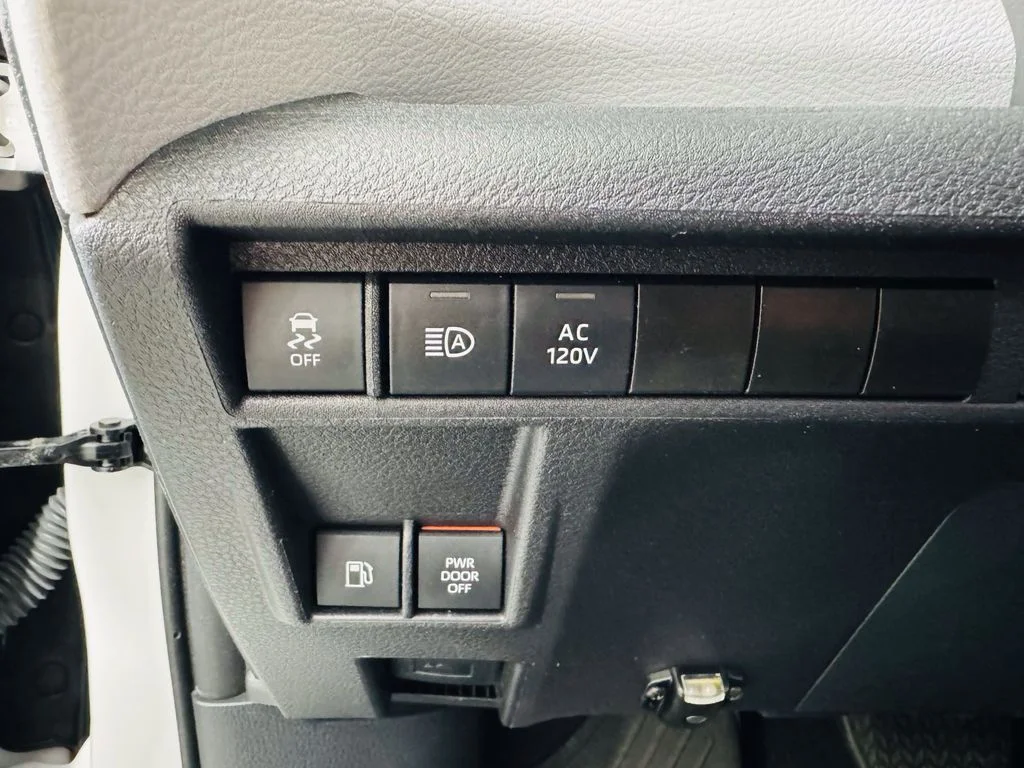 Used 2025 Beige Toyota XLE image 9