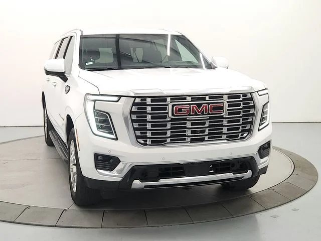 Used 2025 White GMC Denali image 3