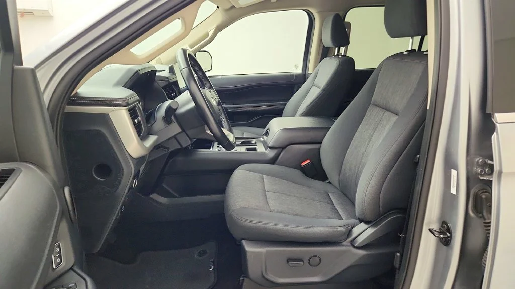 Used 2024 Gray Ford XLT image 10