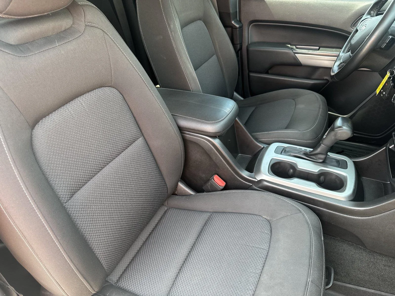 Used 2018 SILVER ICE METALLIC Chevrolet 2WD LT image 33