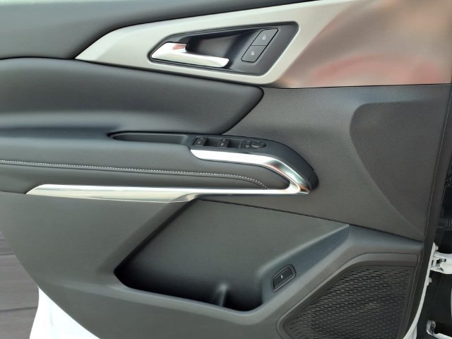 New 2027 Polar White Tricoat Chevrolet LT image 13