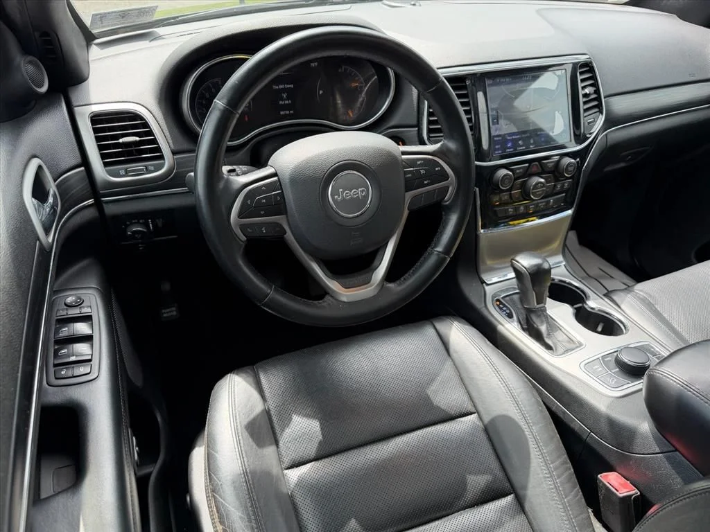 Used 2020 Gray Jeep Limited image 7