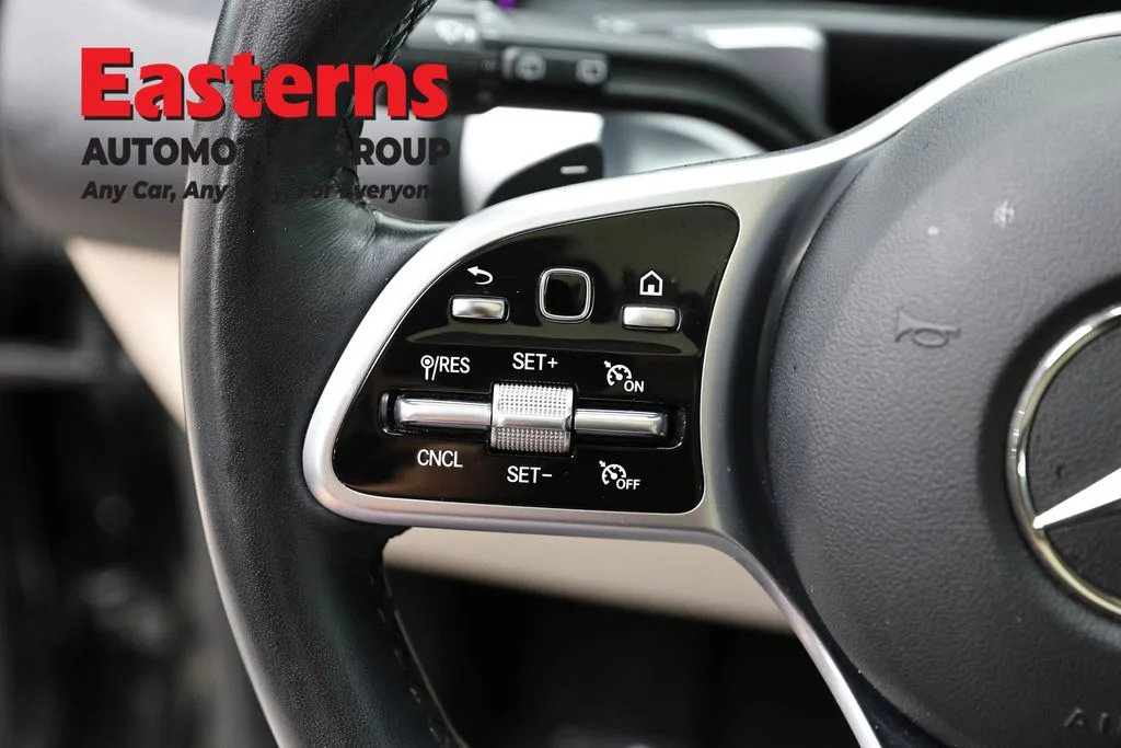Used 2022 Black Mercedes-Benz GLB 250 image 14