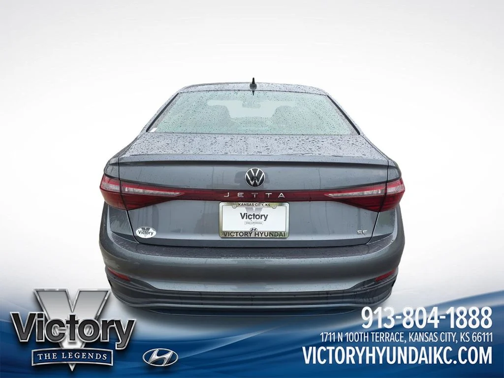 Used 2025  Volkswagen 1.5T SE image 4