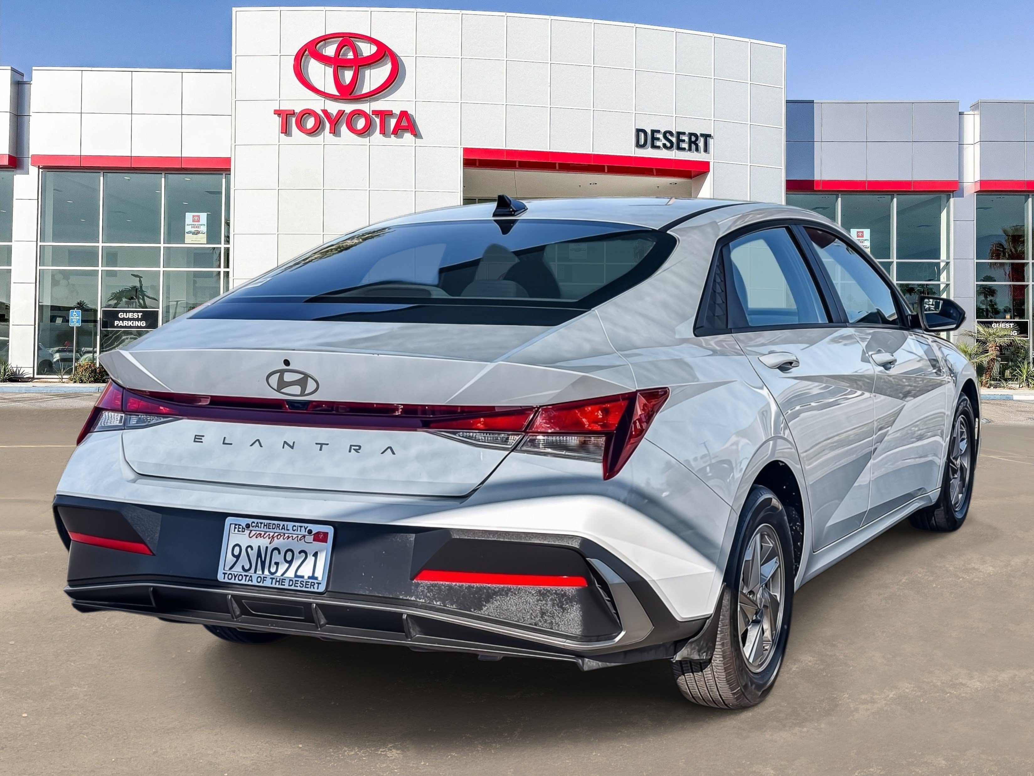 Used 2025 Serenity White Hyundai SE image 6