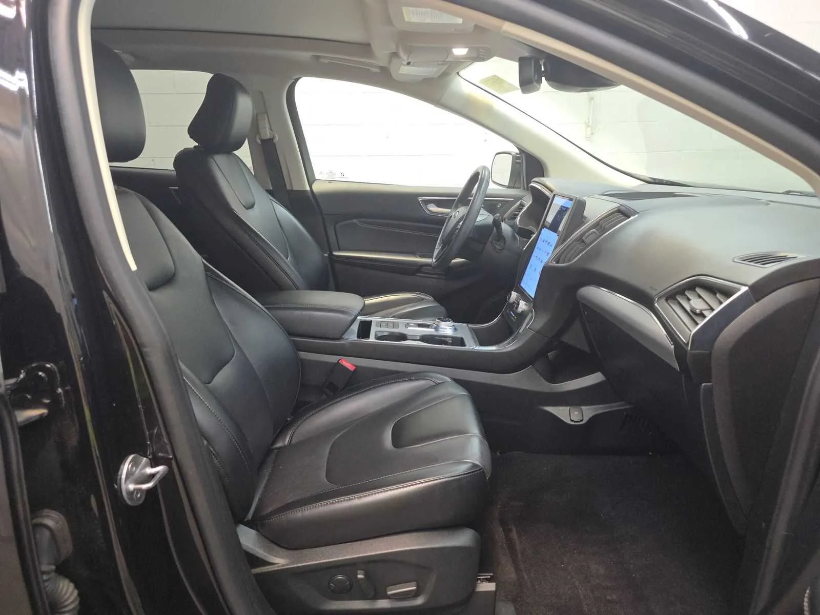 Used 2021 Agate Black Metallic Ford Titanium image 8