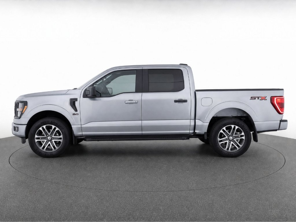 Used 2023 Iconic Silver Metallic Ford XL image 7