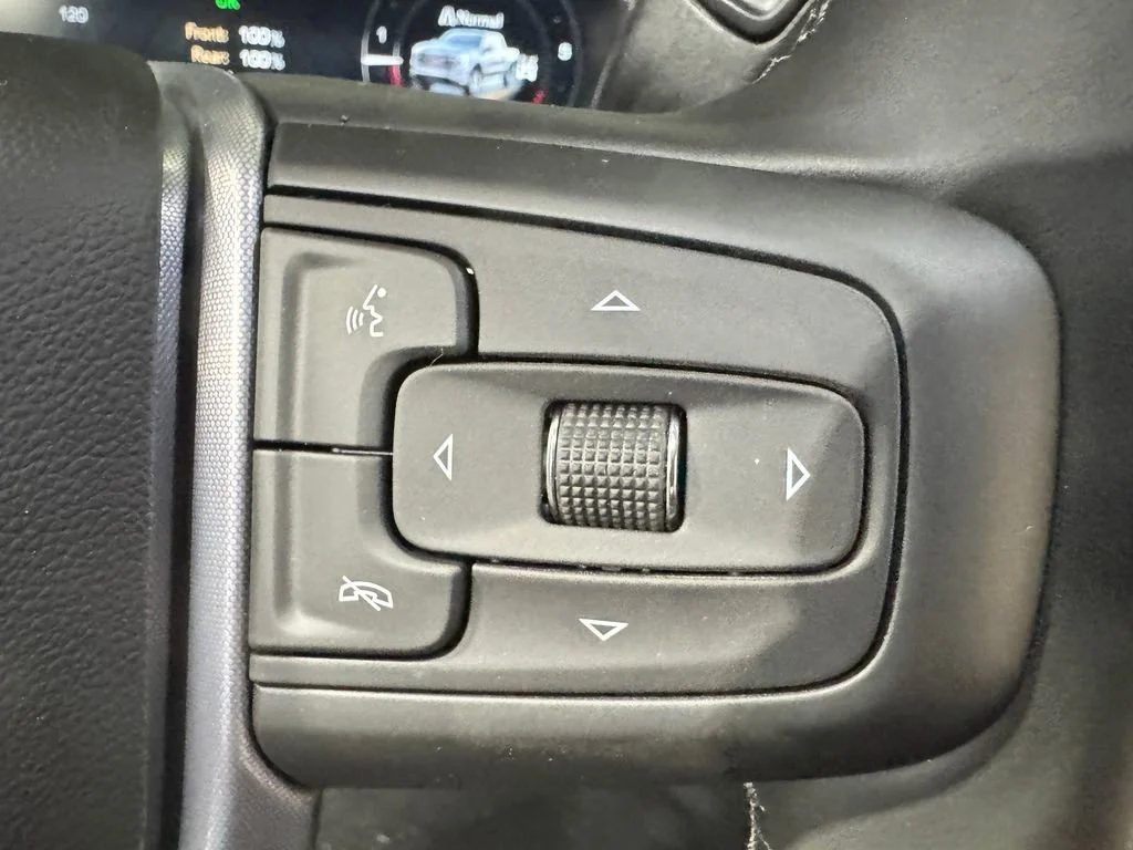 New 2026 Onyx Black GMC Elevation image 19