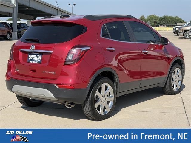 Used 2020 Winterberry Red Metallic Buick Essence image 4