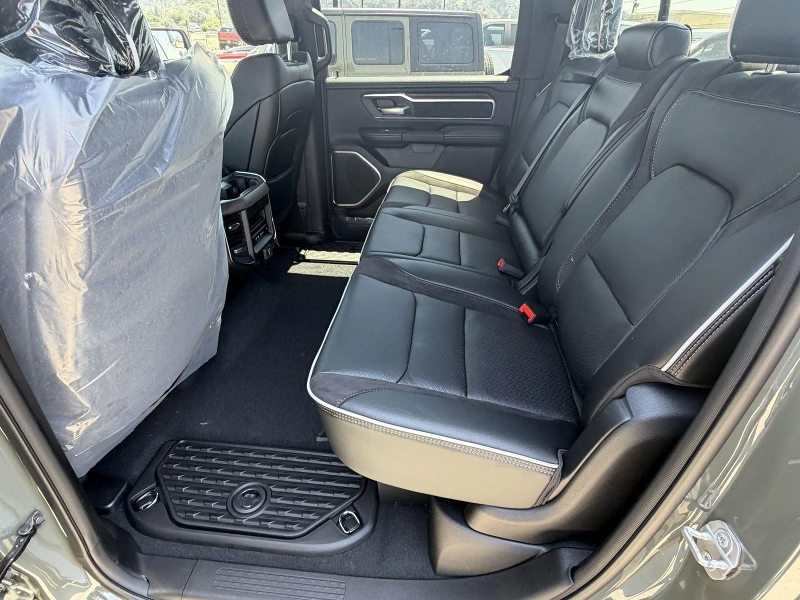 New 2026 Canyon Lake Exterior Paint RAM Laramie image 15