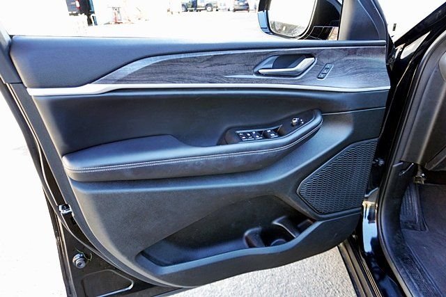 Used 2023 Black Jeep Limited image 21