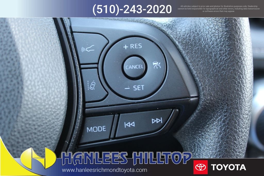 2025 Toyota RAV4 XLE - Photo 27