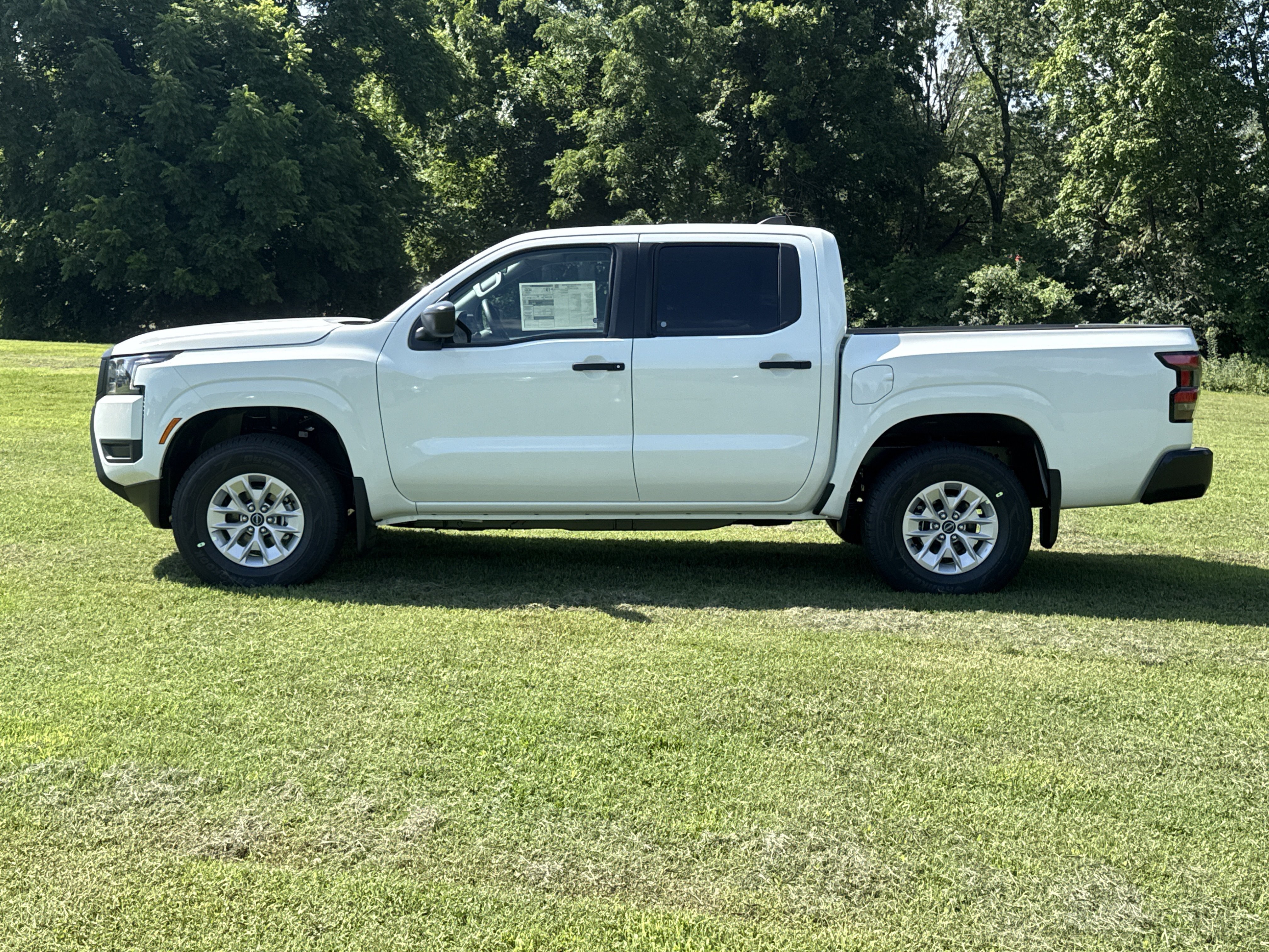 New 2026 Glacier White Nissan Crew Cab S image 9