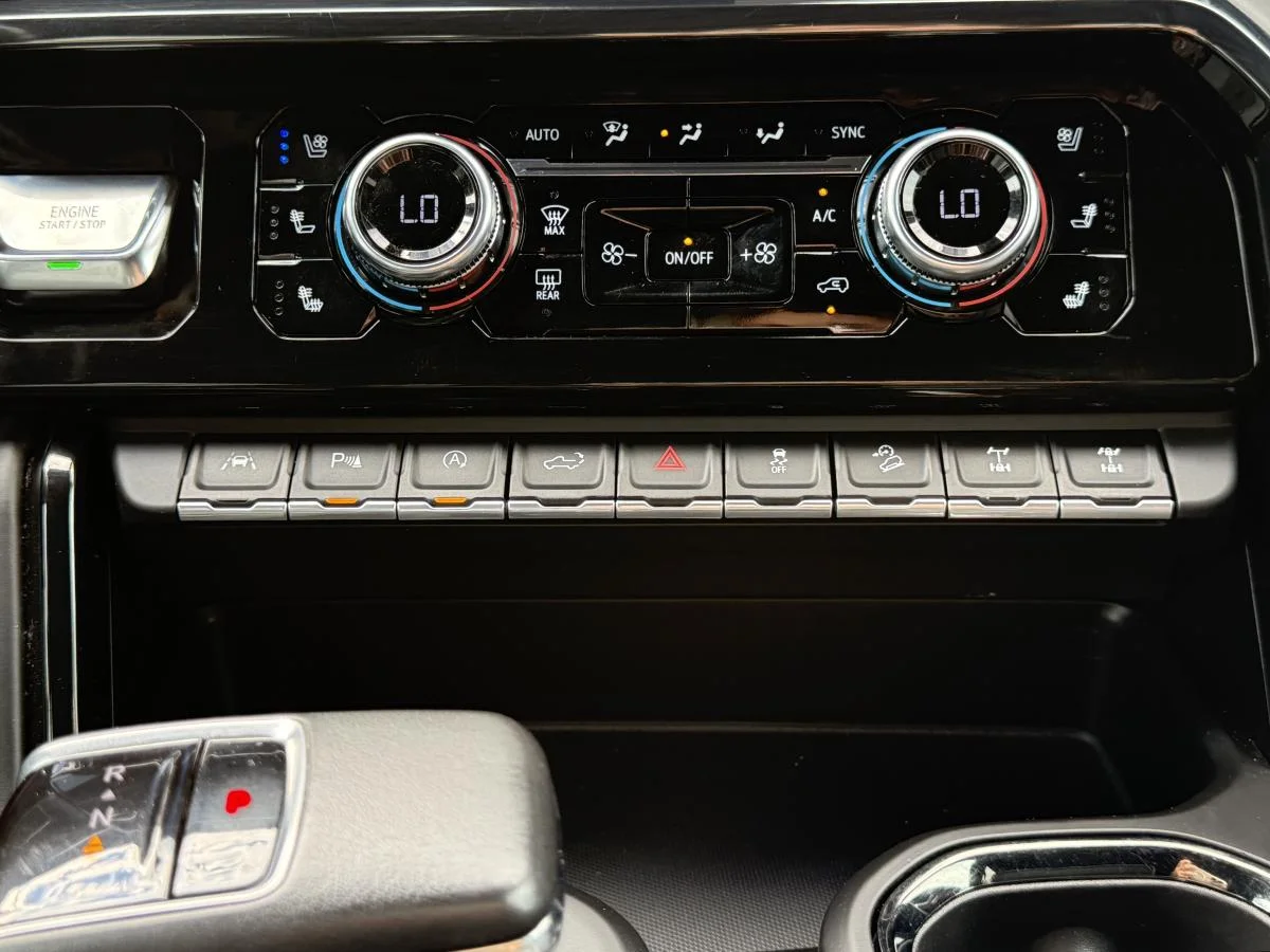 Used 2022 Grey GMC At4x image 21