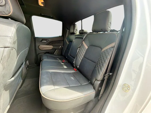 Used 2023 White GMC Denali image 21