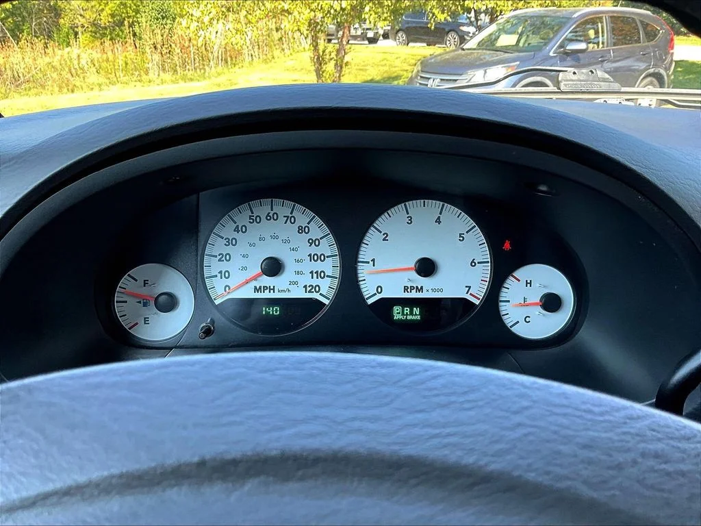 Used 2005 Blue Dodge SE image 15