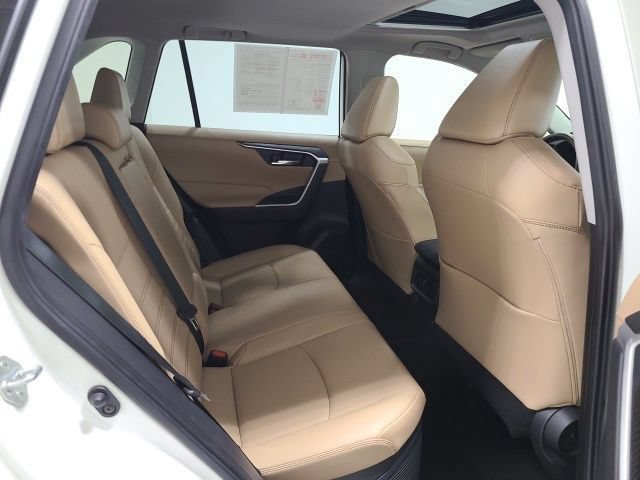 Certified Used 2022 Blizzard Pearl Toyota Hybrid XLE Premium image 16