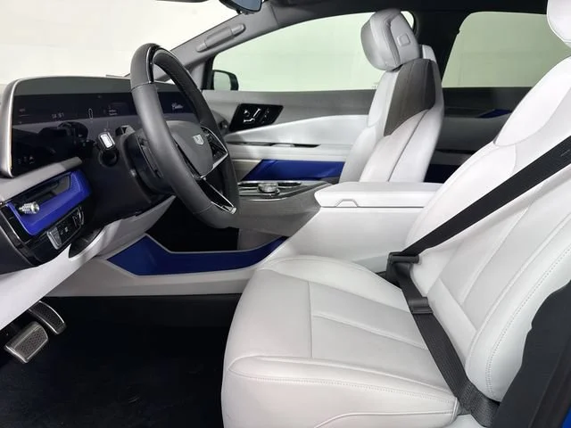 2027 Cadillac OPTIQ Luxury - Photo 6