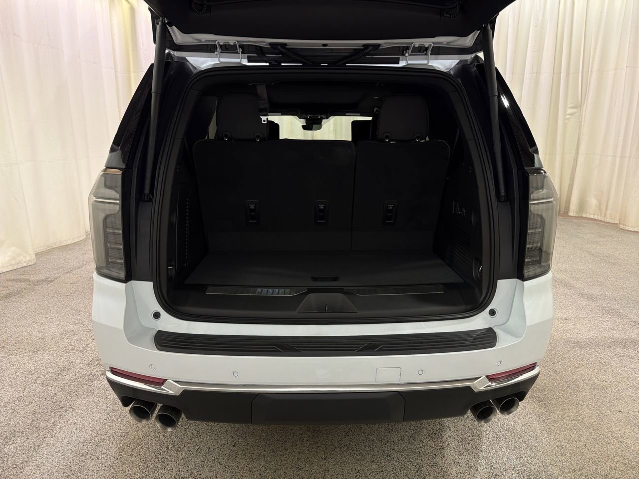 New 2026 Polar White Tricoat Chevrolet Premier image 17