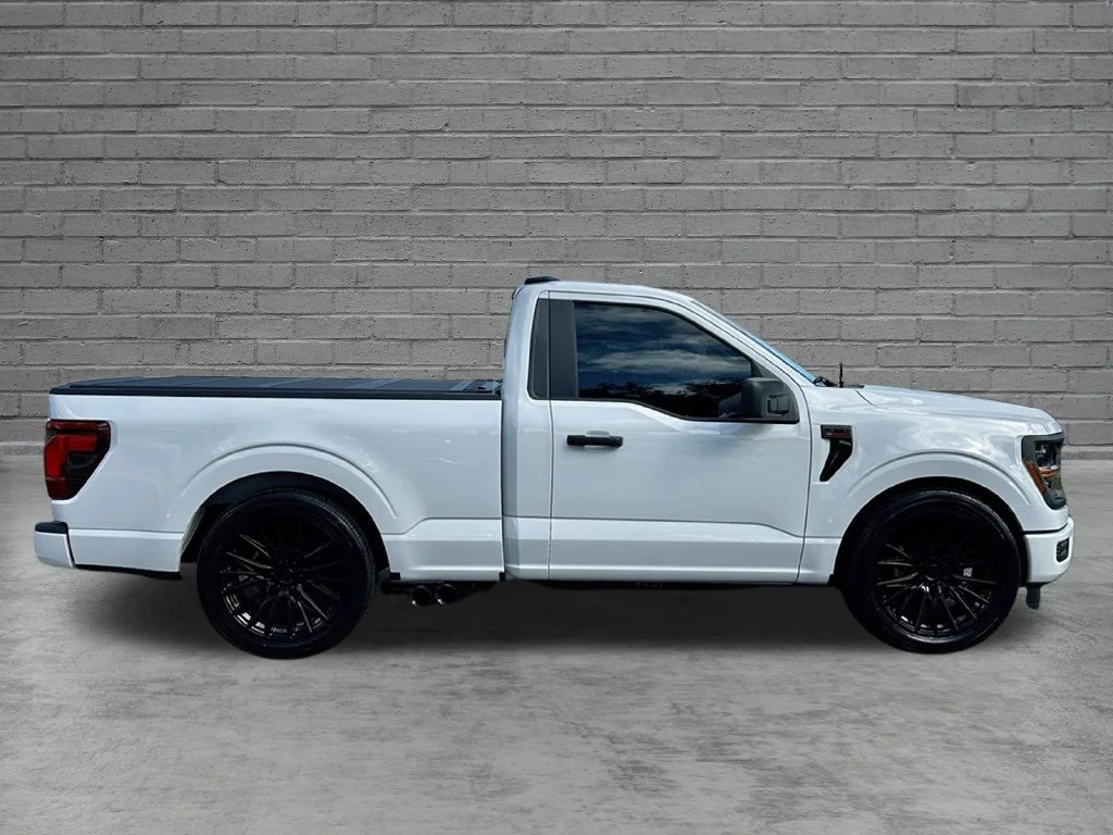 New 2026 Oxford White Ford XL image 4