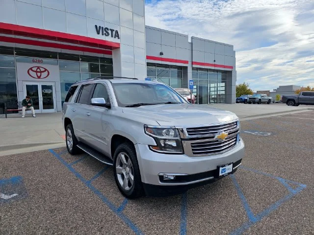 Used 2018 Silver Ice Metallic Chevrolet Premier image 3