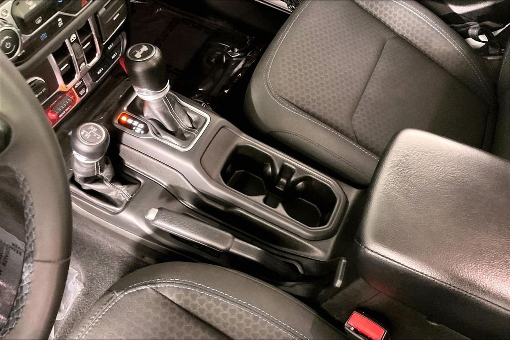 Used 2024 White Jeep Rubicon 4xe image 17