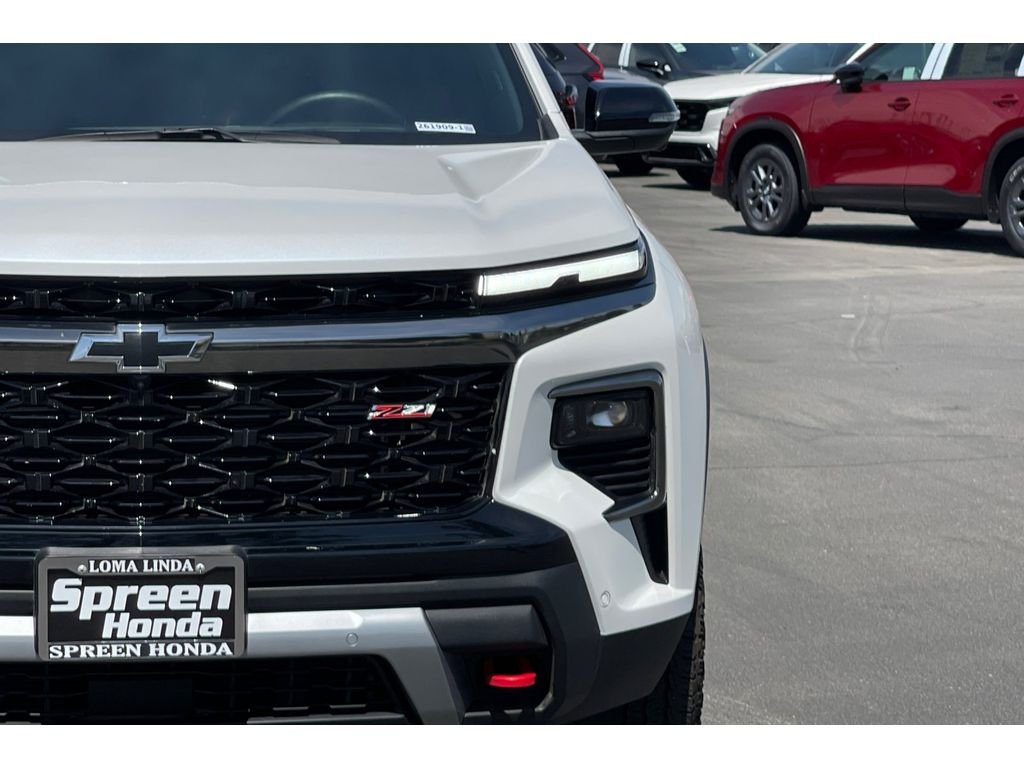 Used 2025 Iridescent Pearl Tricoat Chevrolet AWD Z71 image 52