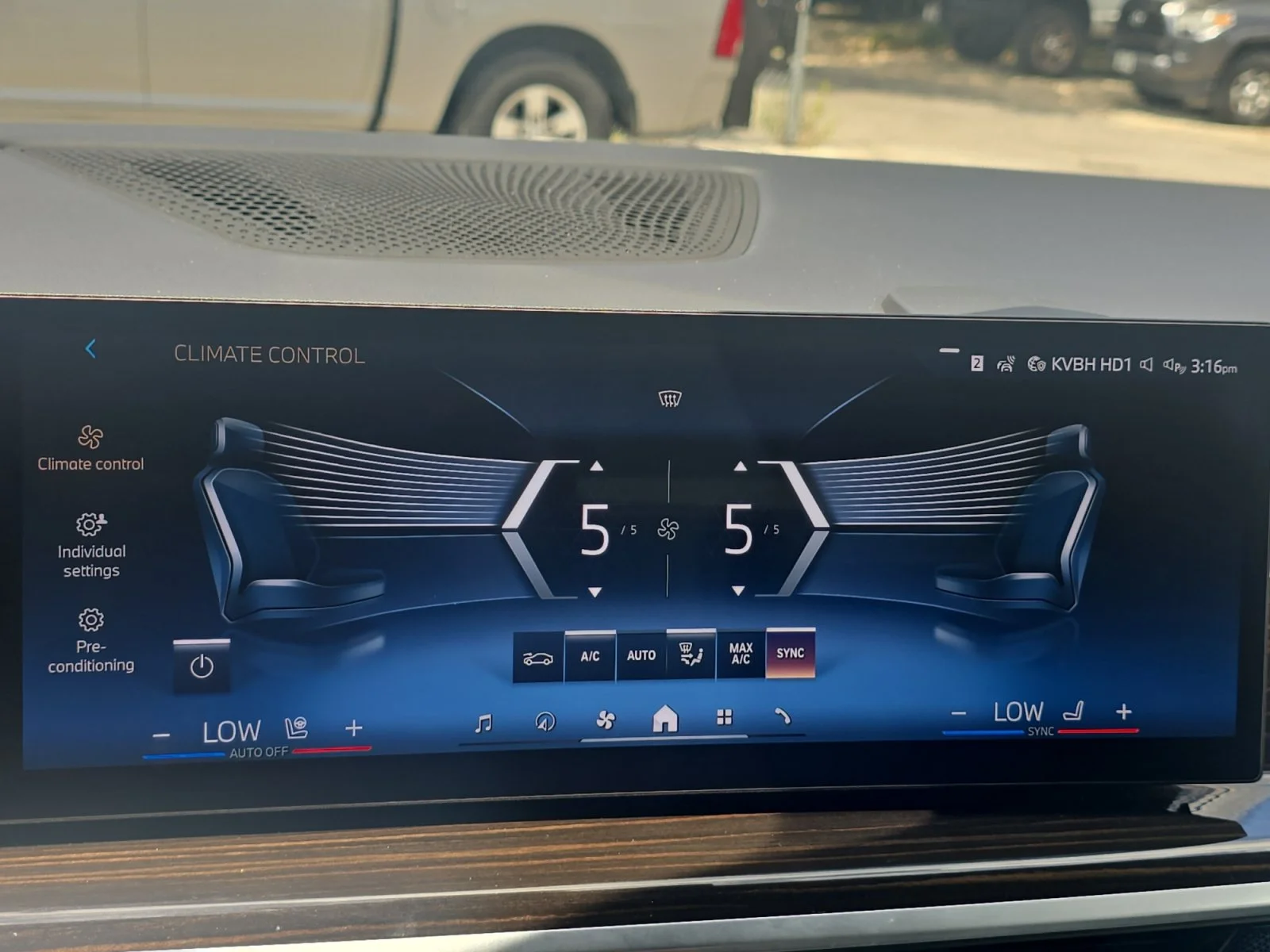 Used 2024 Skyscraper Grey Metallic BMW xDrive40i image 18