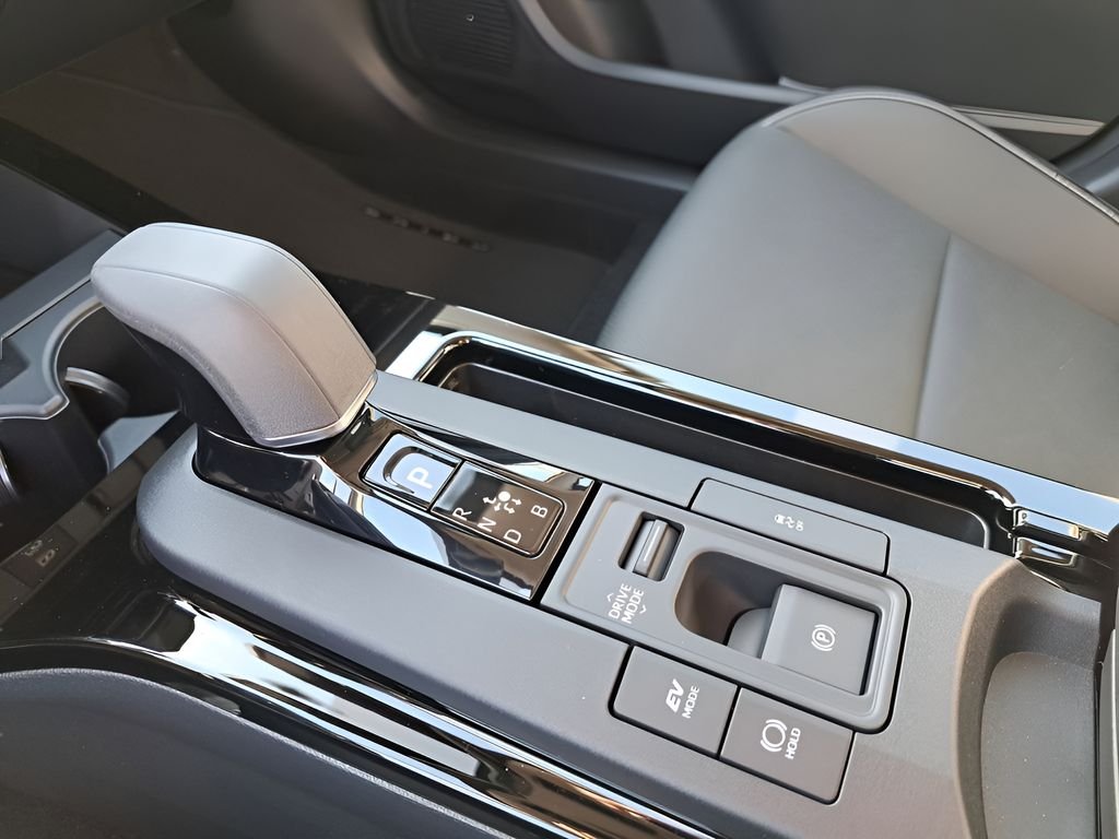 2026 Toyota Prius Limited - Photo 27