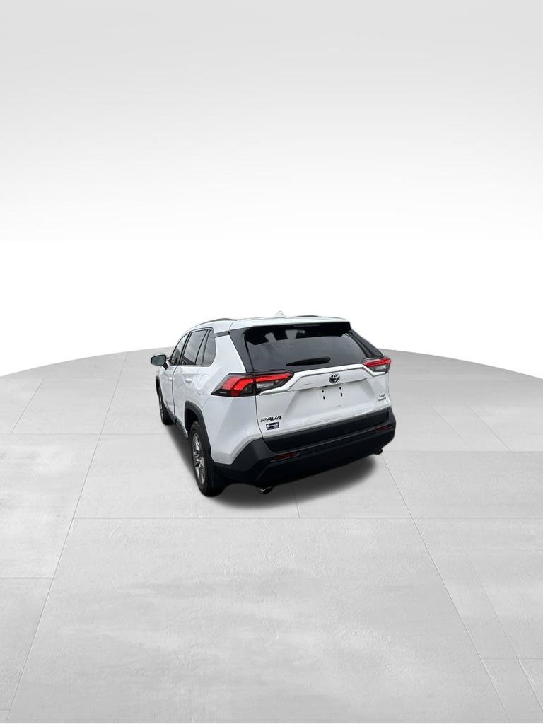 Used 2024 White Toyota XLE image 3