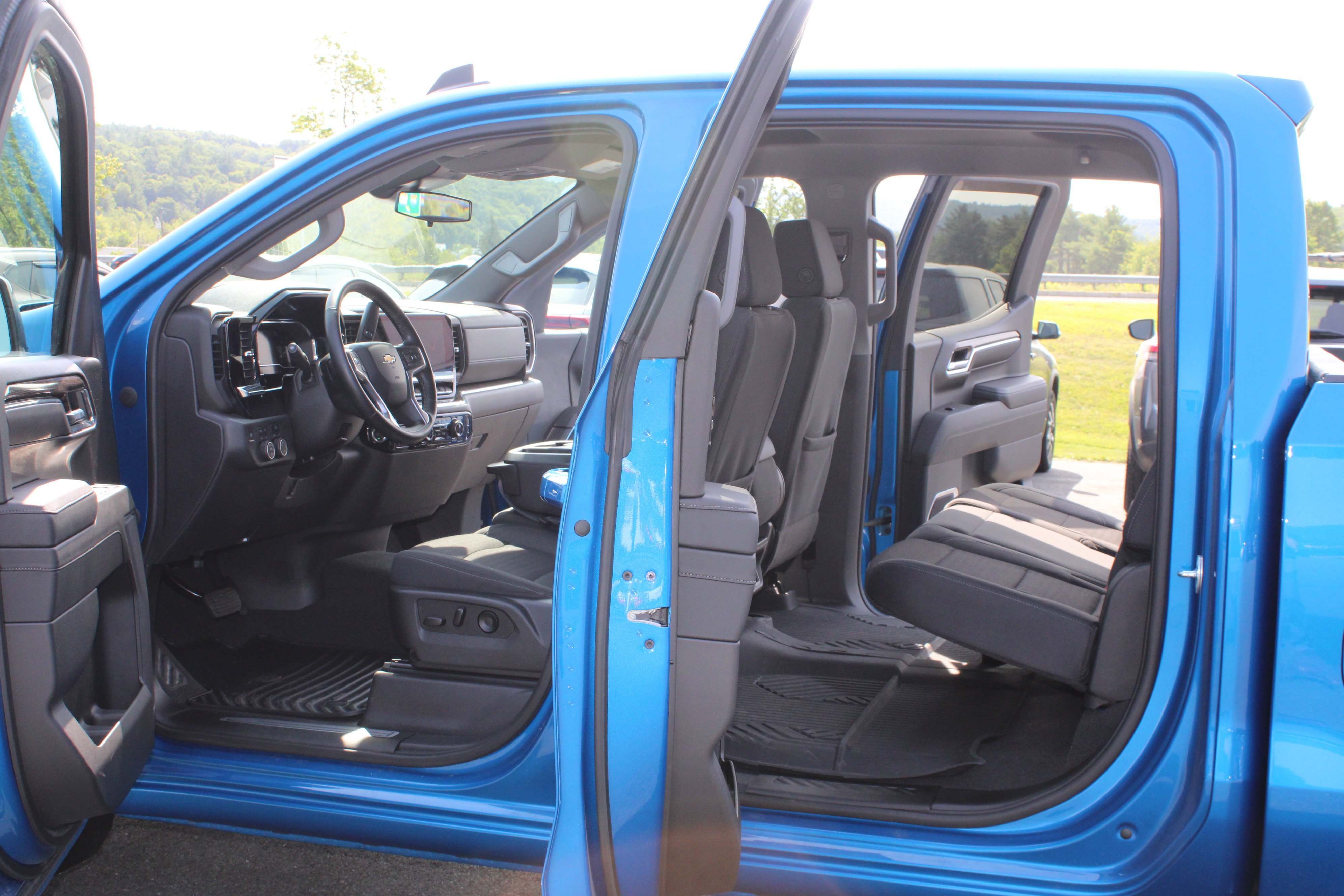 Used 2023 Glacier Blue Metallic Chevrolet LT image 15
