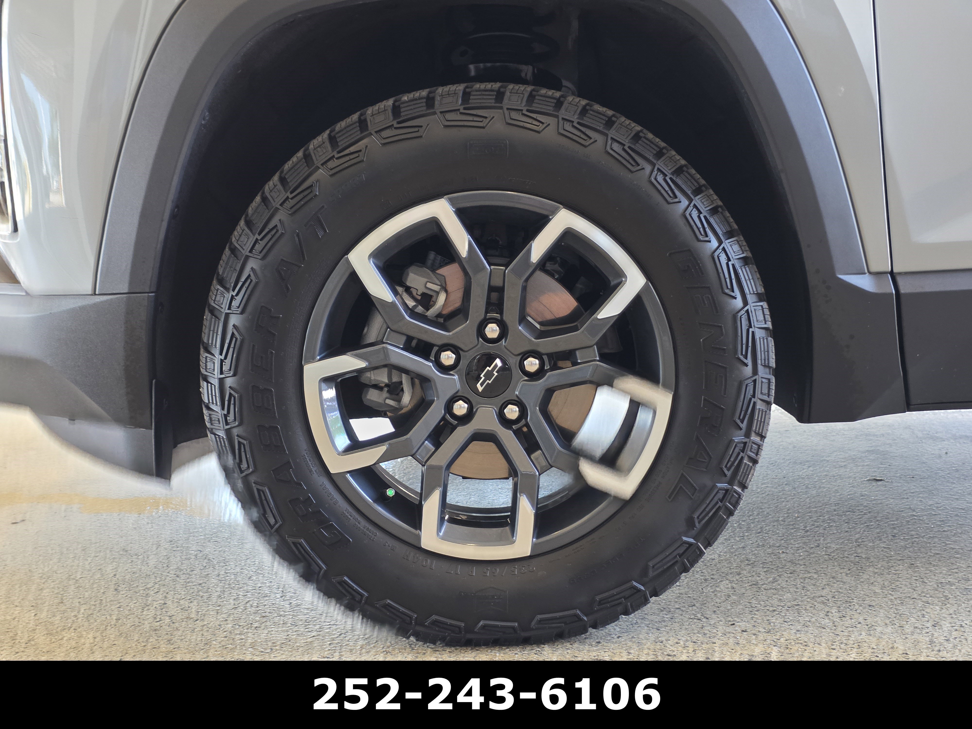 Used 2025 Sterling Gray Metallic Chevrolet FWD ACTIV image 46