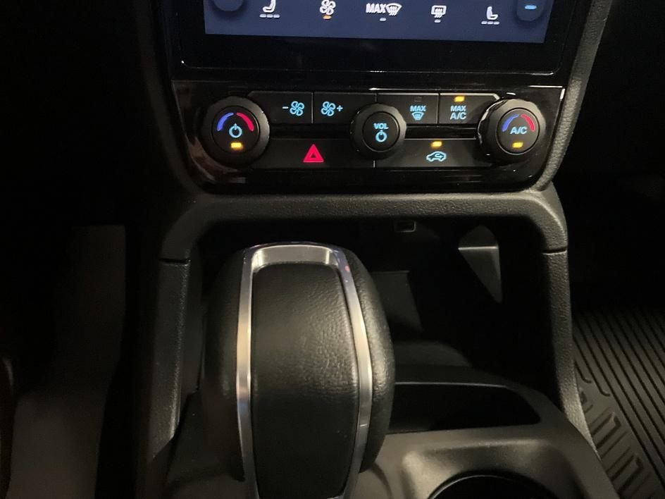 Used 2024 White Ford XLT image 18